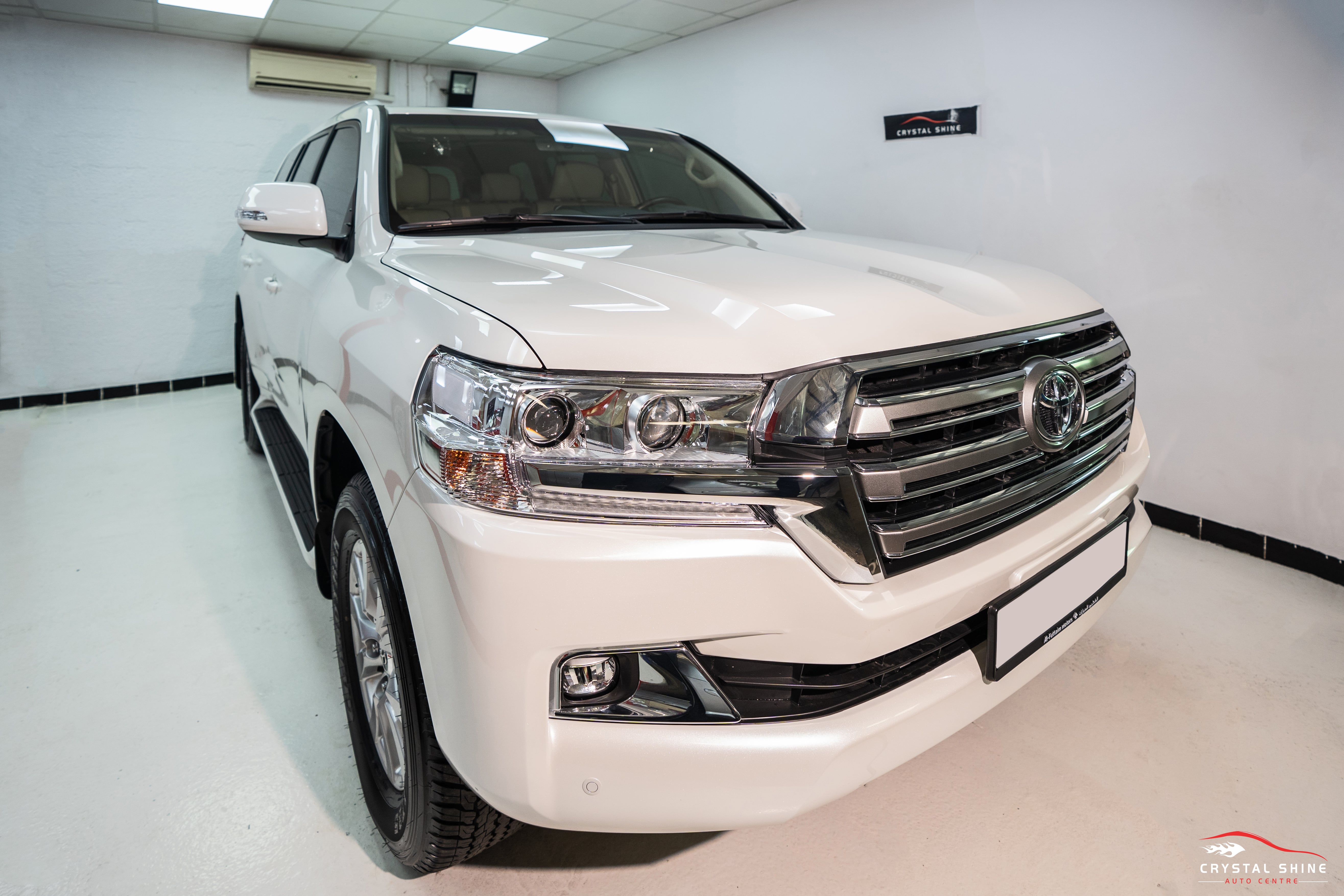 Toyota Land Cruiser – White Interior Premium Detailing